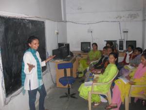 Speaking to Saath's Umeed BPO class. 