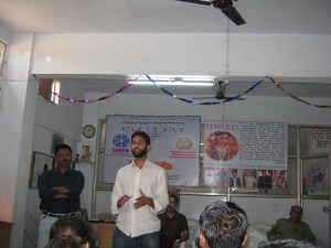 img_35651 Speaking to students.